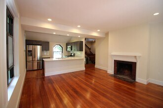 Building Photo - 65-65 Beech Glen St