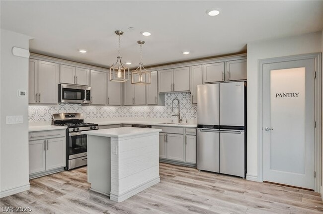Building Photo - 305 Quail Dove Ave