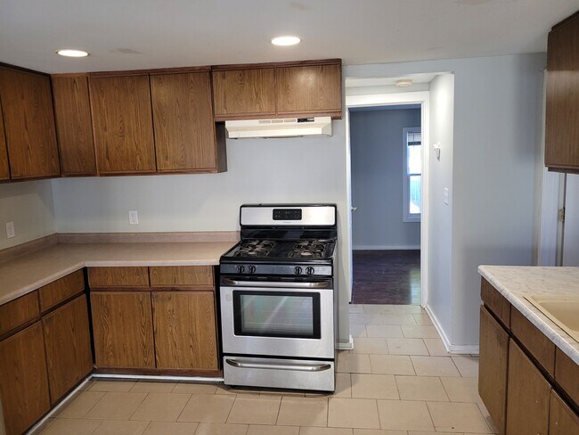 Foto del edificio - 1809 Galilee Ave