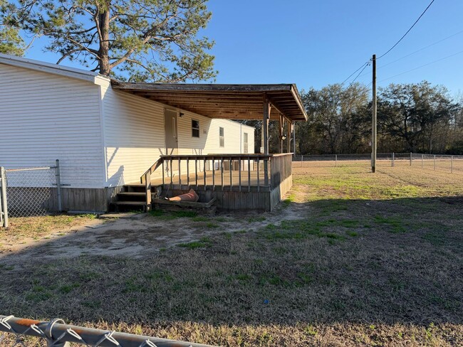 Building Photo - AVAILABLE NOW!