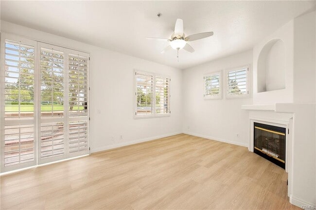 Living room - 2479 Sunningdale Dr