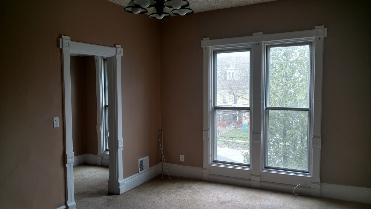 Living Room - 131 Jackson St