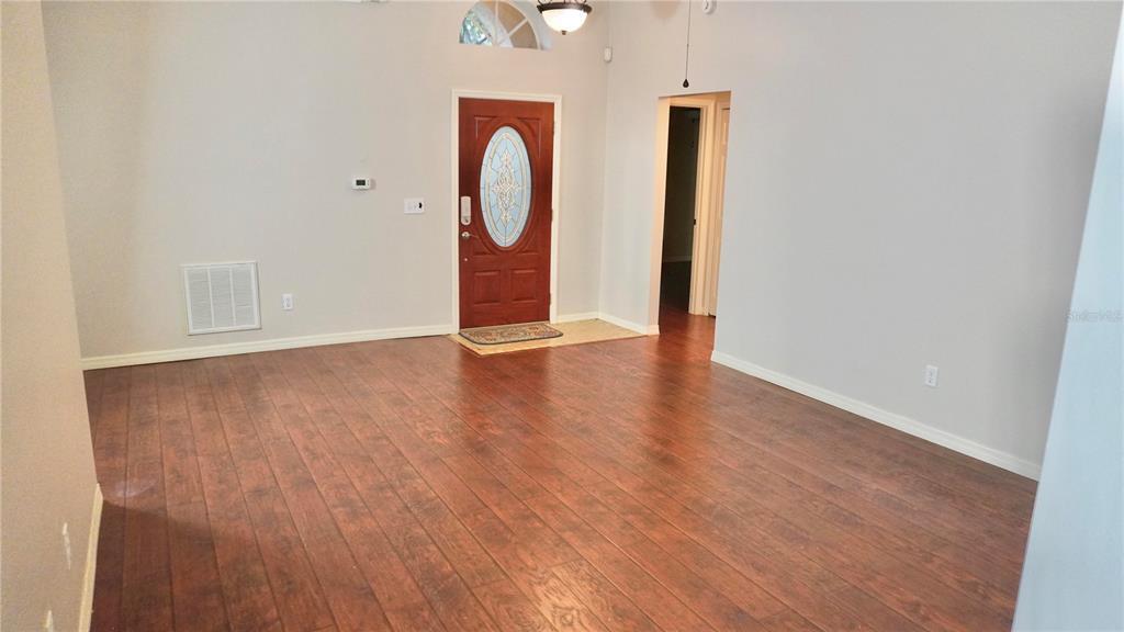 Foto del edificio - 443 Lancers Dr