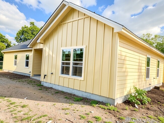 Building Photo - 5838 Beldart St