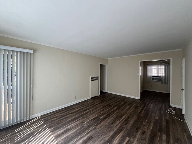 Foto del edificio - 132 N Maple St