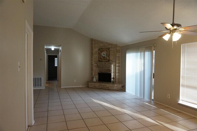 Building Photo - 11006 Crenchrus Ct