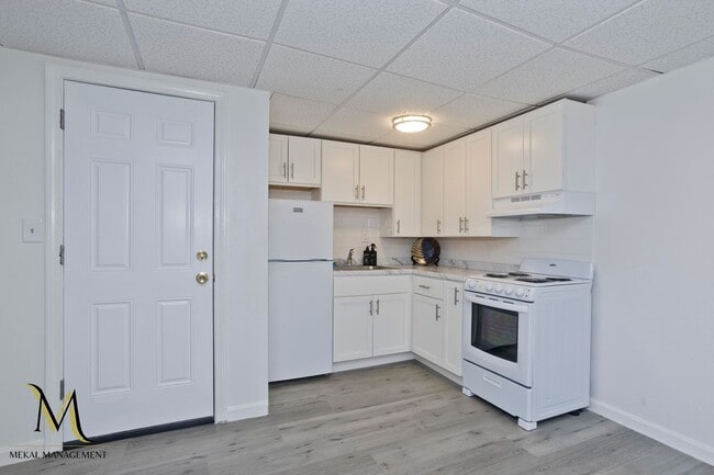 41-45 Broad St - 41-45 Broad St Apartment