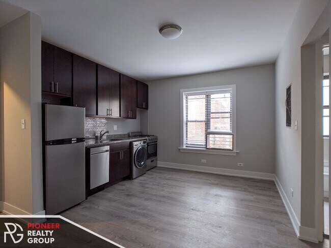 Foto del edificio - 437 W Belden Ave
