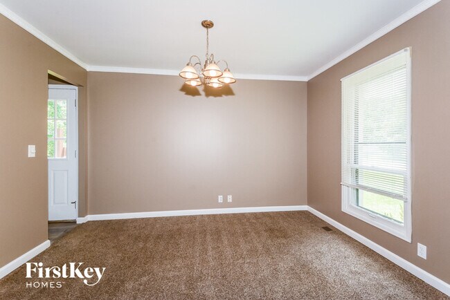 Building Photo - 3440 Greenway Chase Dr