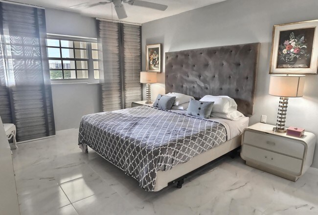 Foto del edificio - 3050 N Palm Aire Dr