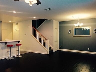 Foto principal - 425 S Meadowbrook Dr