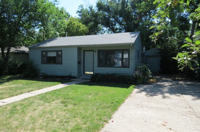 Building Photo - 320 29th St