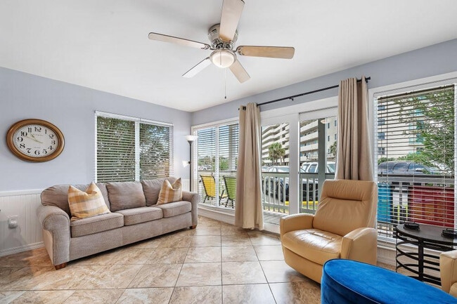 Foto del edificio - 497 Plantation Rd