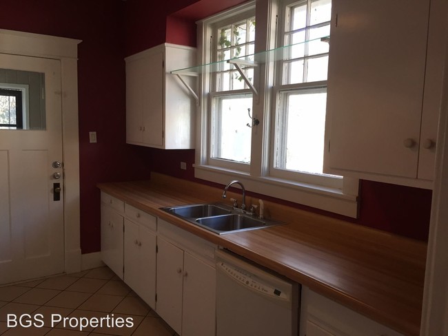 Building Photo - 3 br, 1 bath House - 515 Elm Ave