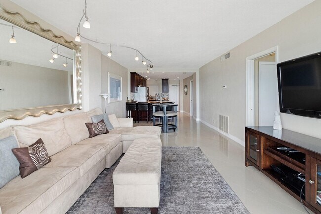 Foto del edificio - 710 N Ocean Blvd