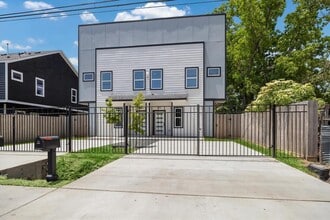 Building Photo - 990 Marjorie St