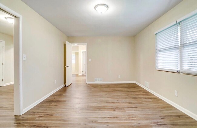 Foto del edificio - 2138 Springdale Rd SW