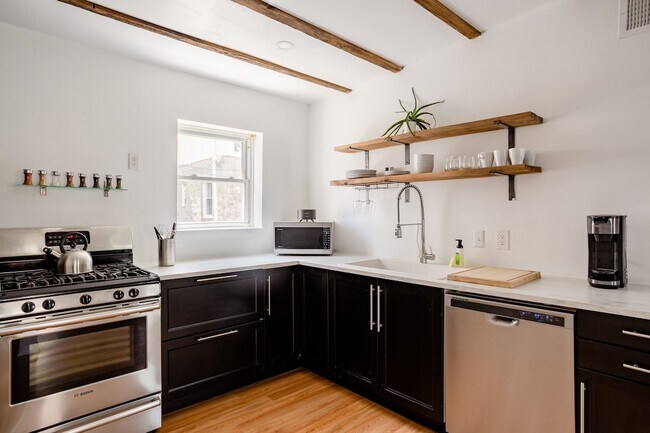 Foto del edificio - 2024 Webster St