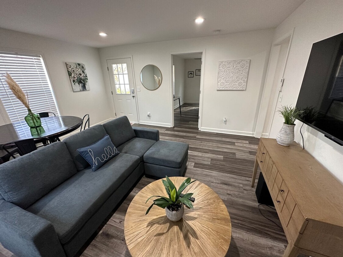 Foto principal - 108 Fuller St
