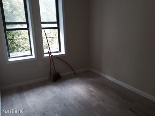 Building Photo - 575 Riverdale Ave