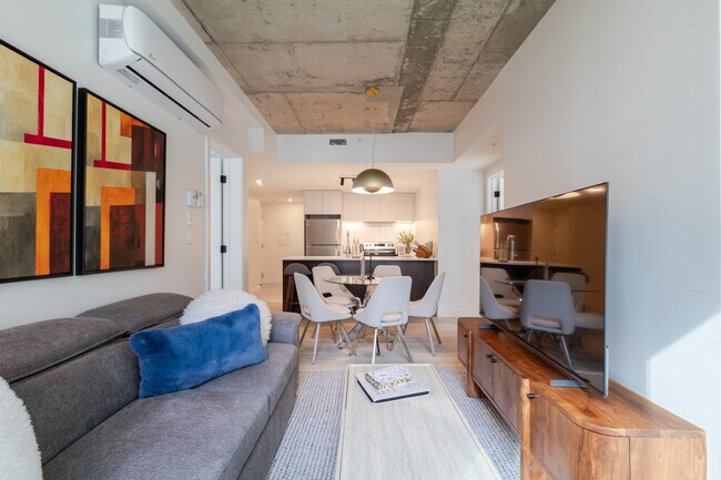 Building Photo - 292 Rue Sainte-Catherine Ouest
