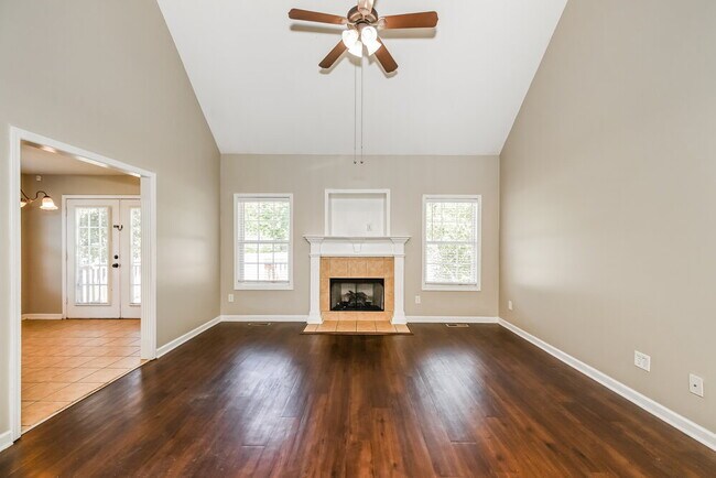 Foto del edificio - 3418 Leslie Ln