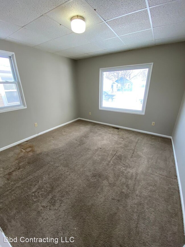 Building Photo - 2 br, 1 bath House - 4410 South Park Dr.