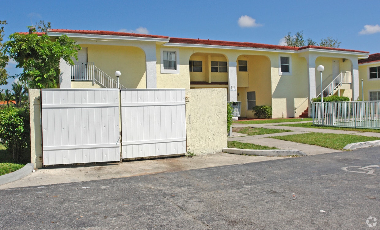 Primary Photo - Normandy Terrace Apartments