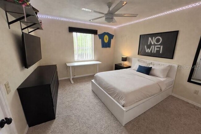 Foto del edificio - 2360 SW Archer Rd