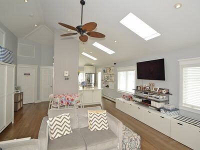 Foto del edificio - 326 E State St