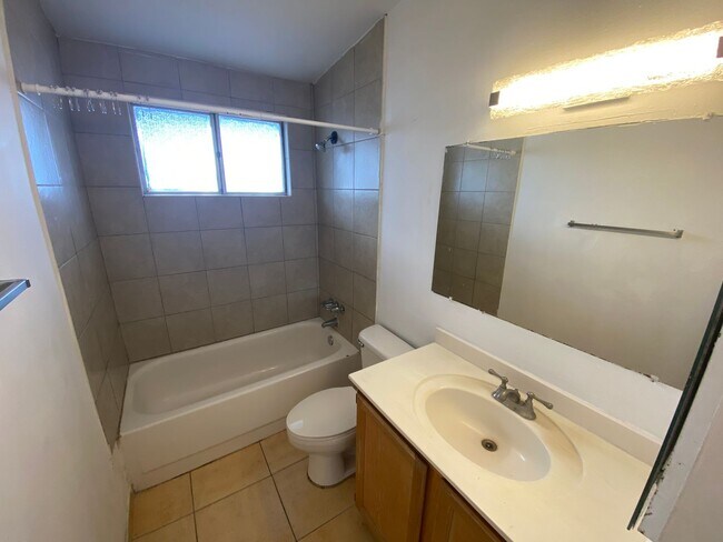 Foto del edificio - Mesa Centrally located