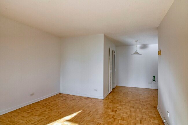 Photo du bâtiment - 1975 Maisonneuve Blvd W