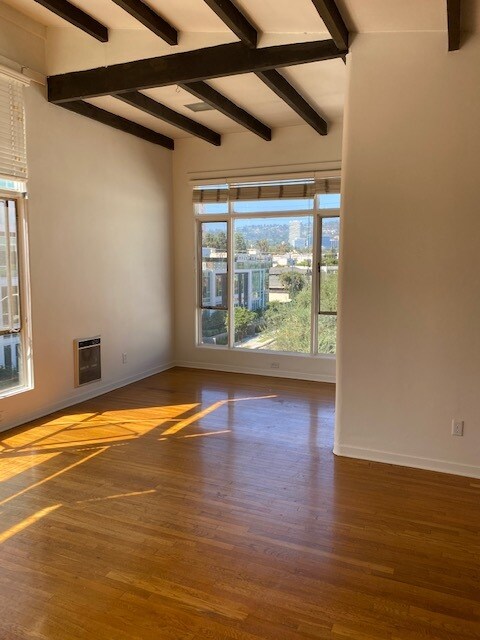 Building Photo - 330 S Almont Dr