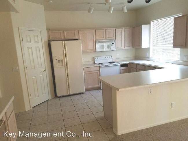 Foto del edificio - 2124 E Helena Dr