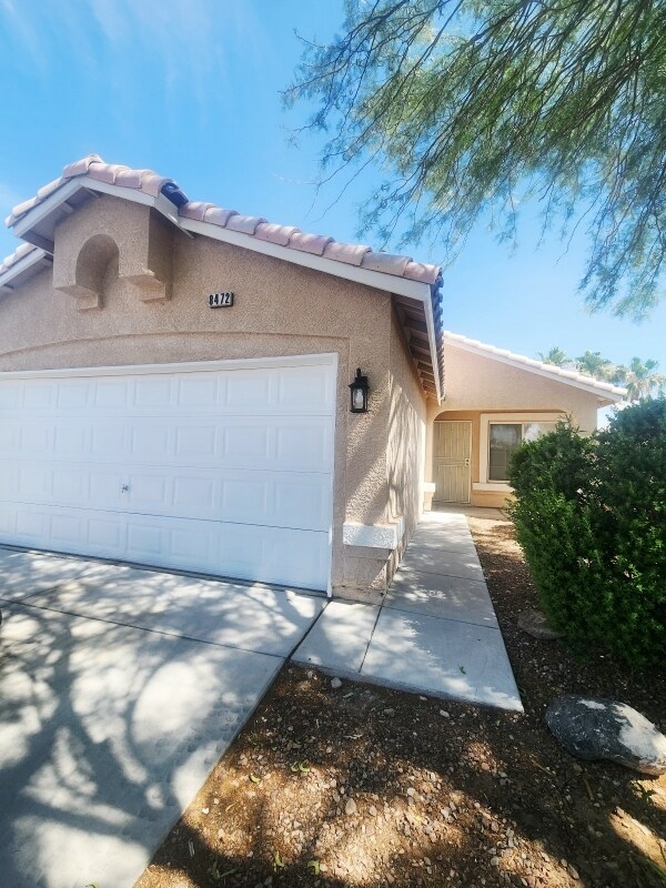 Foto principal - 8472 W Gilmore Ave