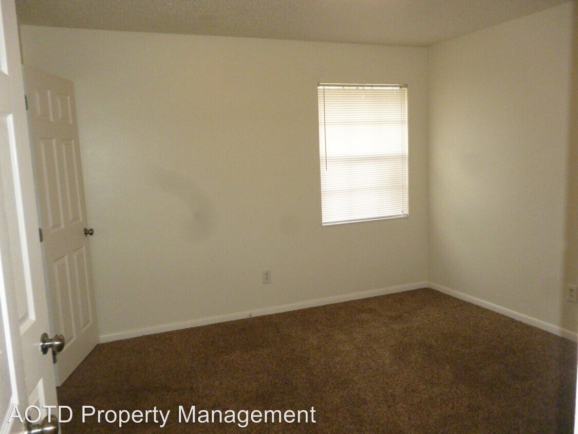 Primary Photo - 1698 Stuckey Ave