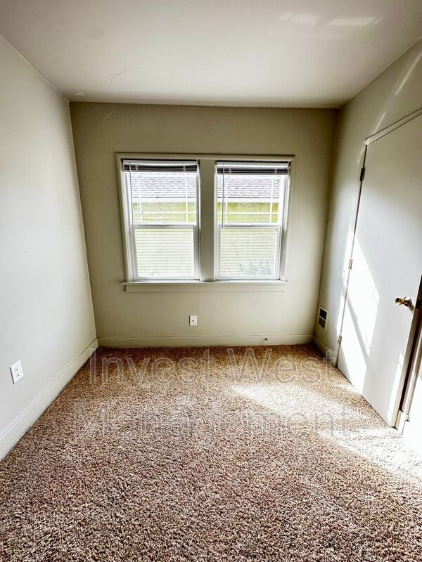 615 NE 6th Ave Unit 4, Camas, WA 98607 Condo for Rent in Camas, WA