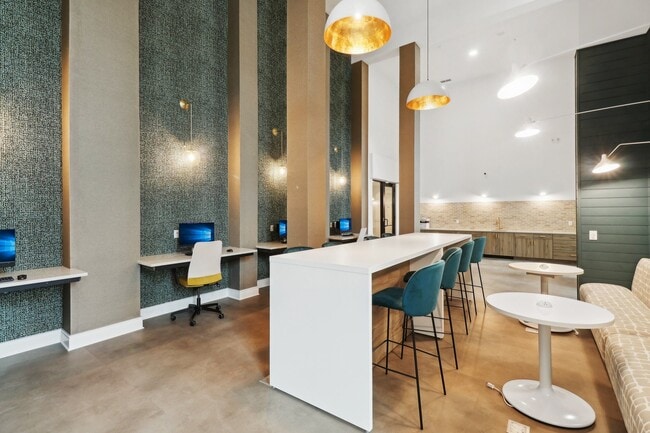 Salón cibernético - Tropia Luxury Apartments
