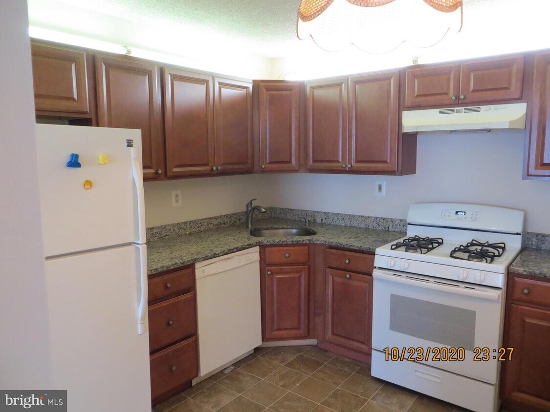 Primary Photo - 14 Feiler Ct