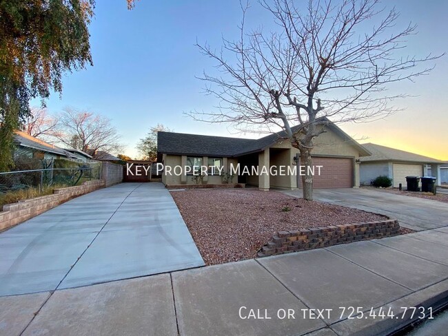 Building Photo - SINGLE STORY 3 BEDROOM HOME IN HENDERSON W...