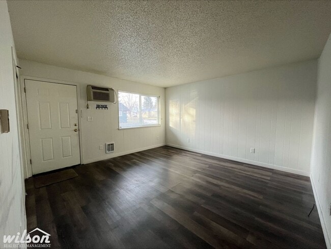 Building Photo - 408 W Pierce St