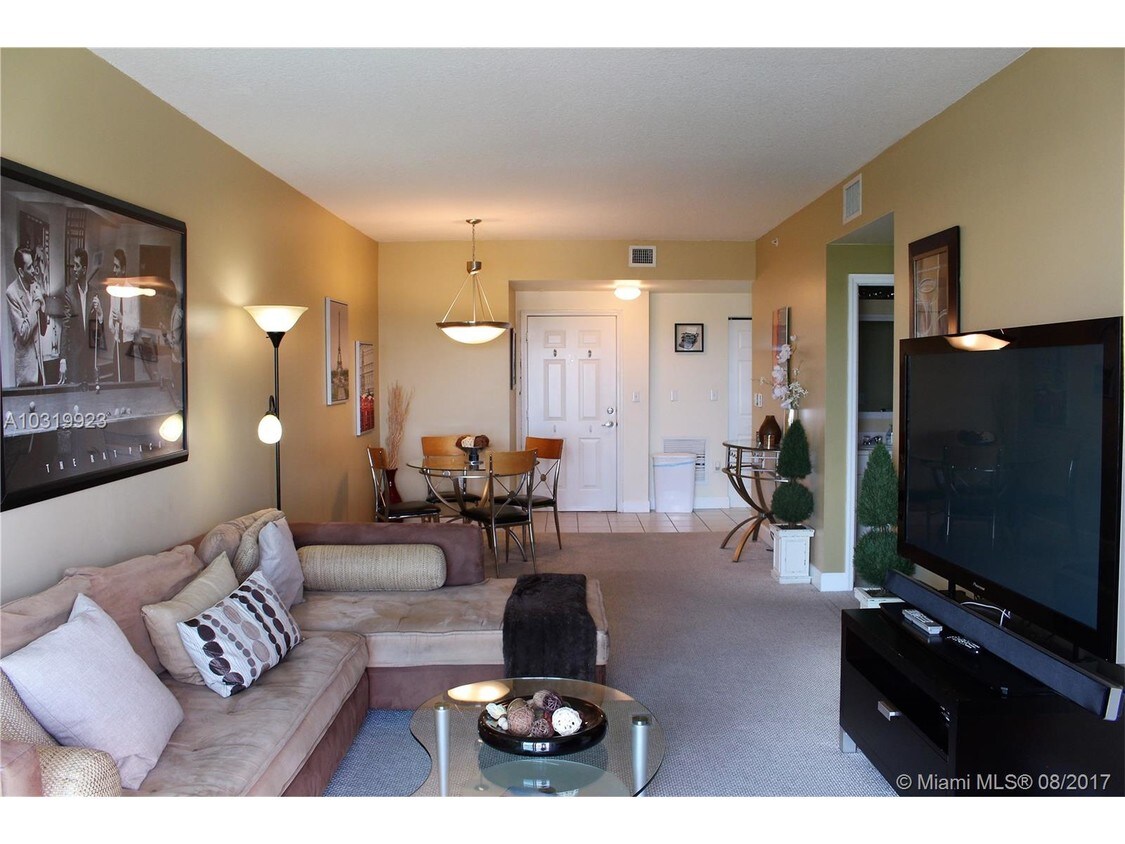 Primary Photo - 50 Menores Ave