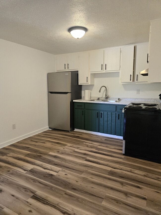 Building Photo - Loft Apt #6