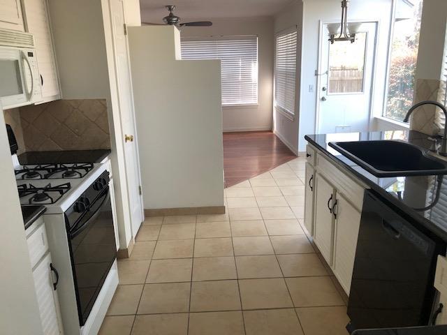 Foto del edificio - 8412 Cornerwood Dr