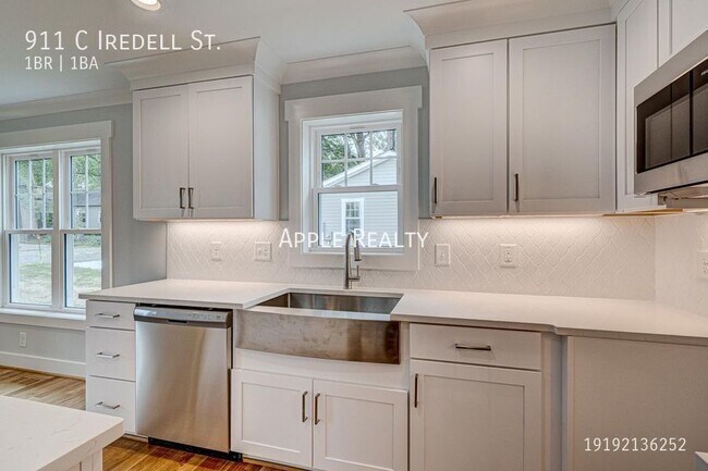 Building Photo - 911 Iredell St