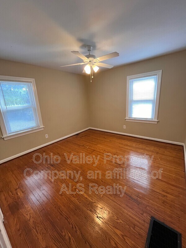 Foto del edificio - 3812 Napanee Rd