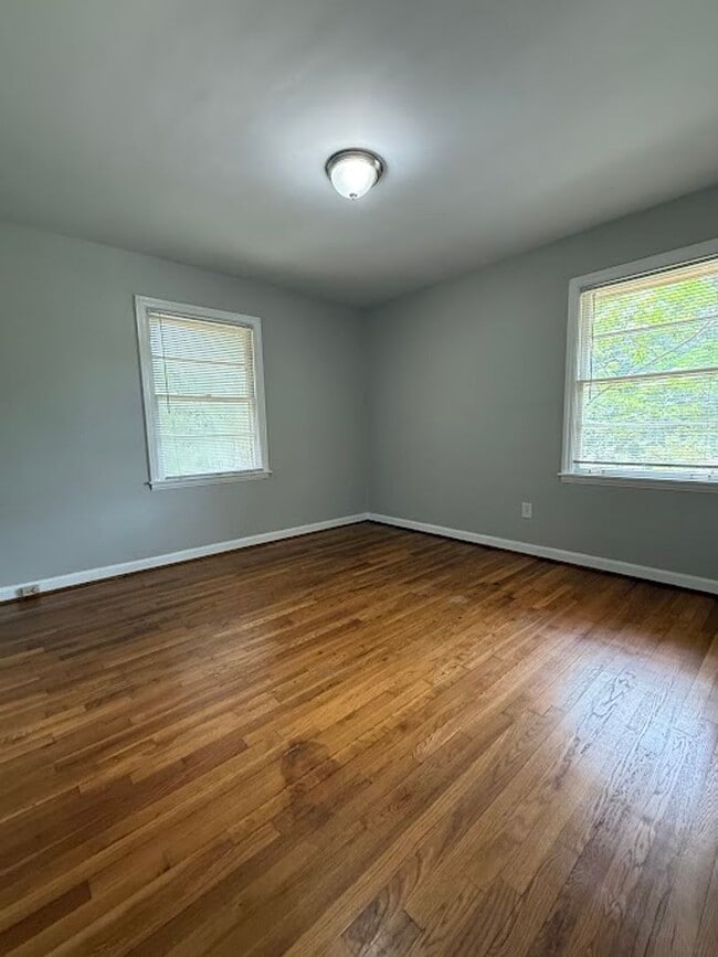 Foto del edificio - 3 bed 1.5 Bath in Decatur!