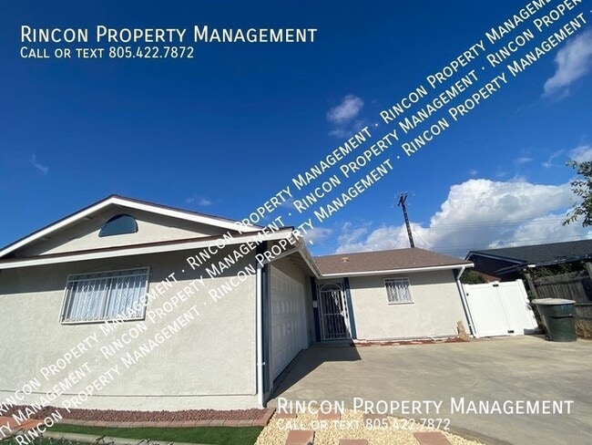 Building Photo - Updated 4 Bedroom 2 Bathroom Home in Oxnar...