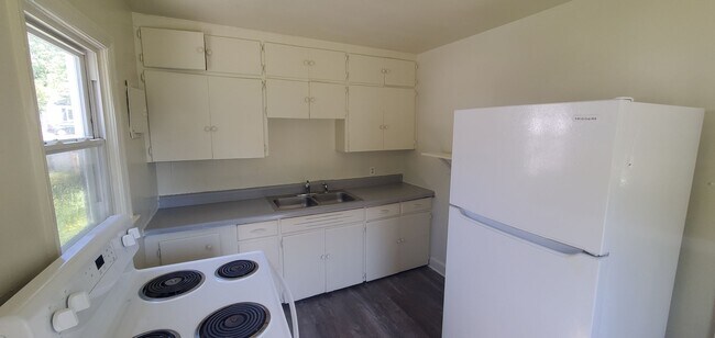 Foto del edificio - 2400 Maywood St