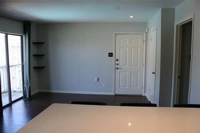 Foto del edificio - 2750 Holly Hall St